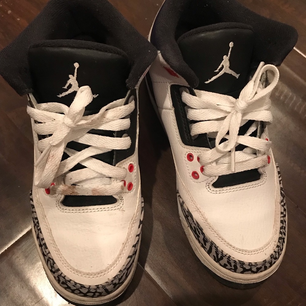 Nike Jordan boys size 4.5 Y (women’s 6)